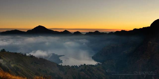 Keindahan Sunset dari Plawangan Sembalun, Gunung Rinjani Lombok
